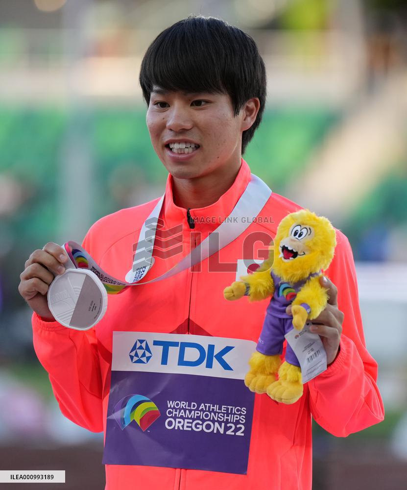 (SP)U.S.-EUGENE-ATHLETICS-WORLD CHAMPIONSHIPS-MEN'S 20KM RACE WALK-AWARDING CEREMONY