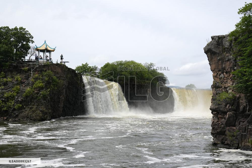 CHINA-HEILONGJIANG-JINGPOHU LAKE-WATERFALL (CN)