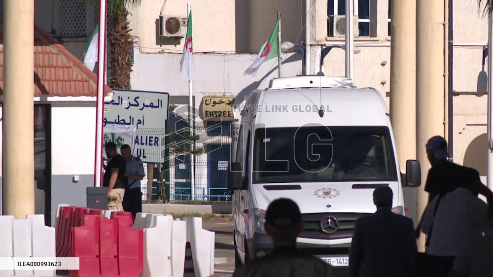 Tunisia reopens border with Algeria to boost tourism industry