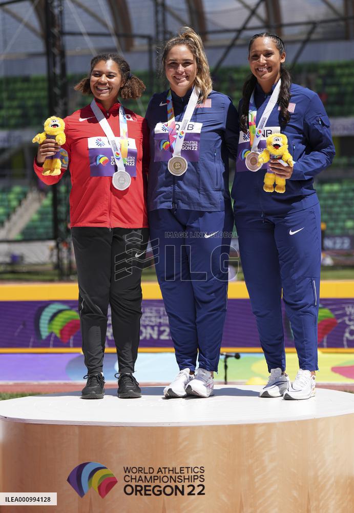 (SP)U.S.-EUGENE-ATHLETICS-WORLD CHAMPIONSHIPS-WOMEN'S HAMMER THROW-AWARDING CEREMONY
