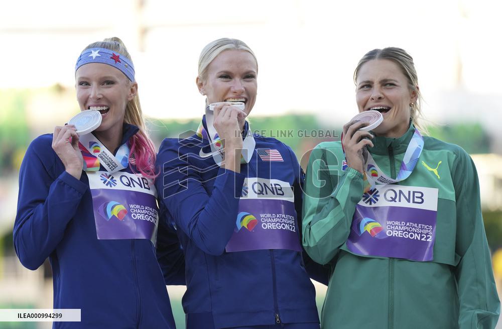 (SP)U.S.-EUGENE-ATHLETICS-WORLD CHAMPIONSHIPS-WOMEN'S POLE VAULT-AWARDING CEREMONY