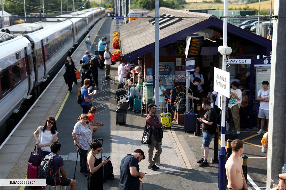 BRITAIN-HEATWAVE-TRANSPORTATION