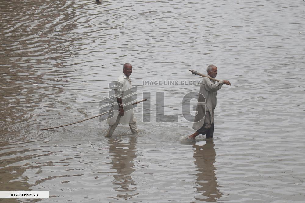 PAKISTAN-LAHORE-HEAVY RAINS