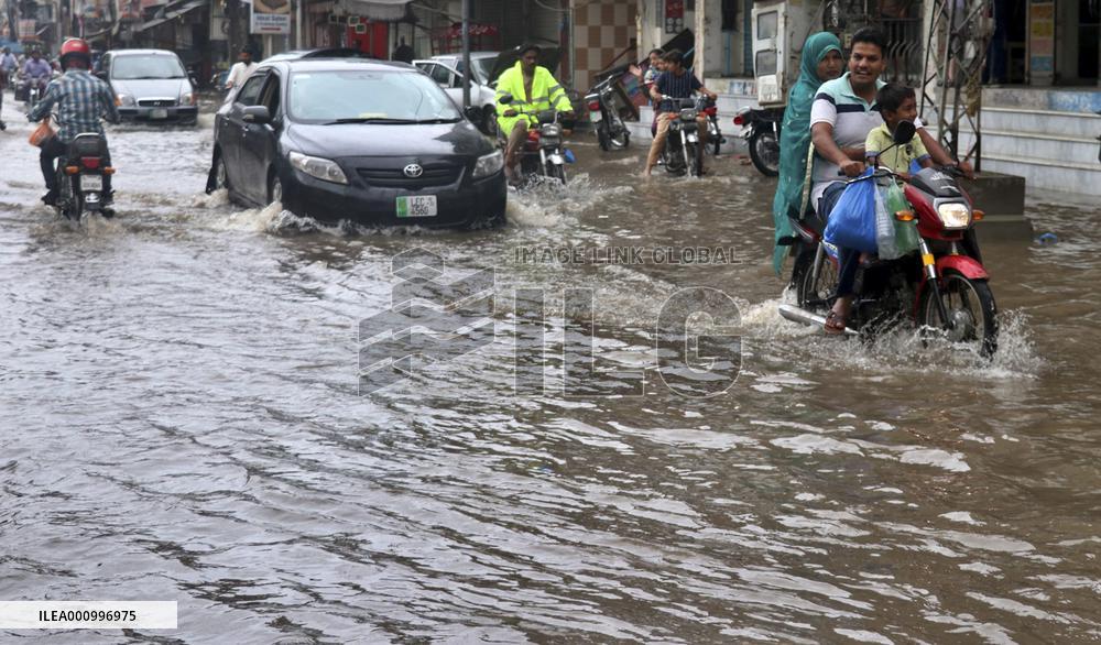 PAKISTAN-LAHORE-HEAVY RAINS