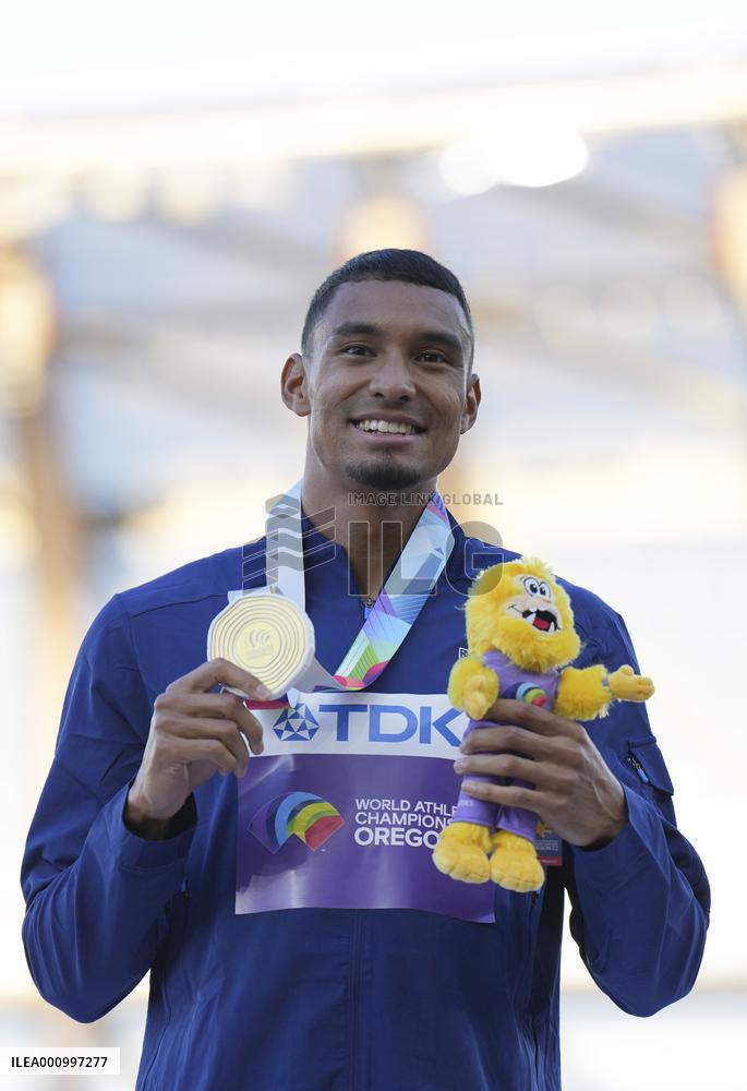 (SP)U.S.-EUGENE-ATHLETICS-WORLD CHAMPIONSHIPS-MEN'S 400M-AWARDING CEREMONY