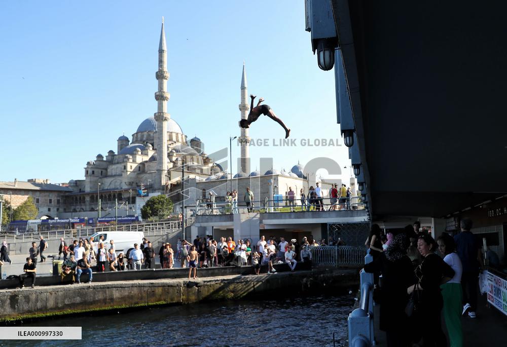 TÜRKIYE-ISTANBUL-HEAT WAVE