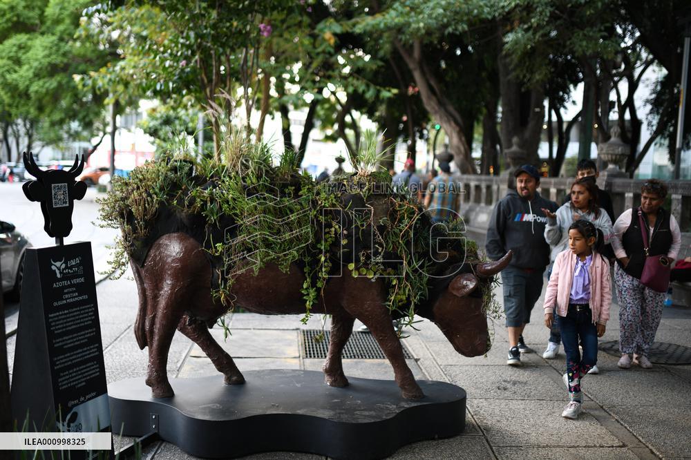 MEXICO-MEXICO CITY-COWPARADE