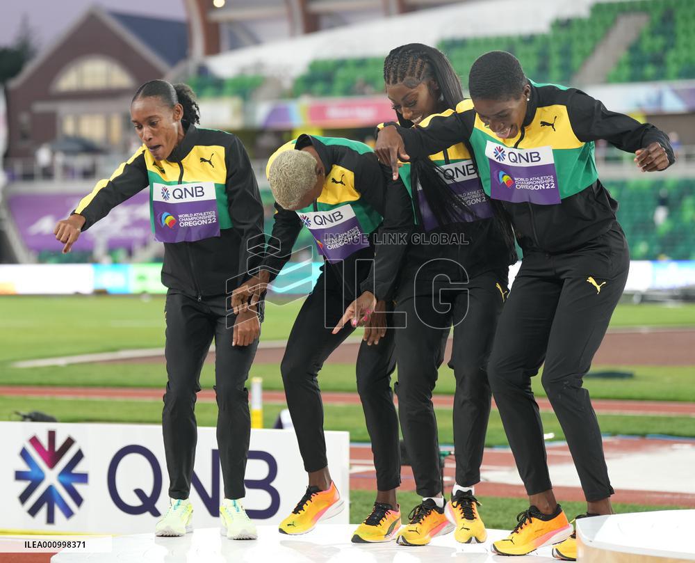 (SP)U.S.-EUGENE-ATHLETICS-WORLD CHAMPIONSHIPS-WOMEN'S 4X400M RELAY-AWARDING CEREMONY