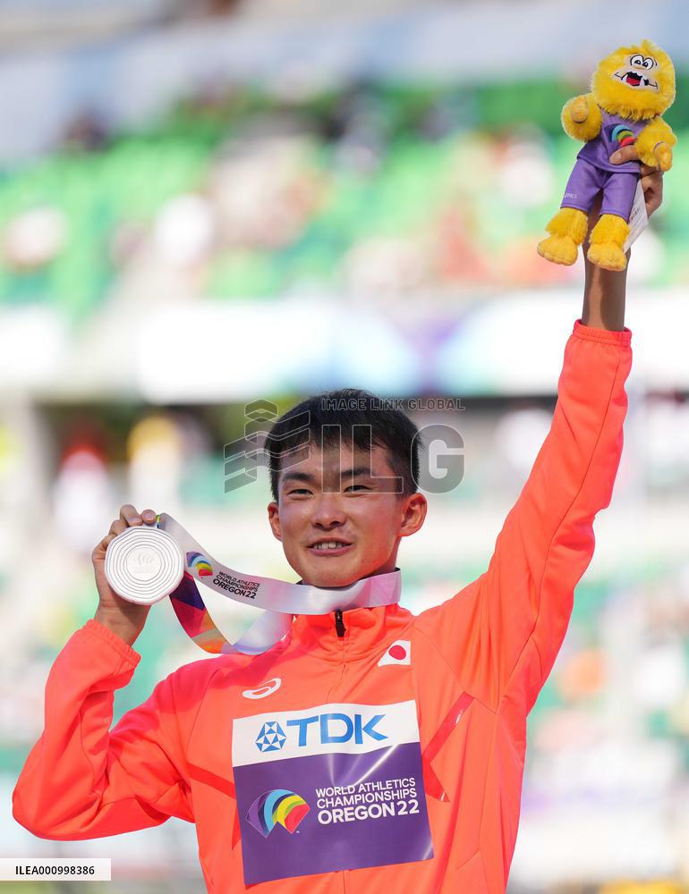 (SP)U.S.-EUGENE-ATHLETICS-WORLD CHAMPIONSHIPS-MEN'S 35KM RACE WALK-AWARDING CEREMONY