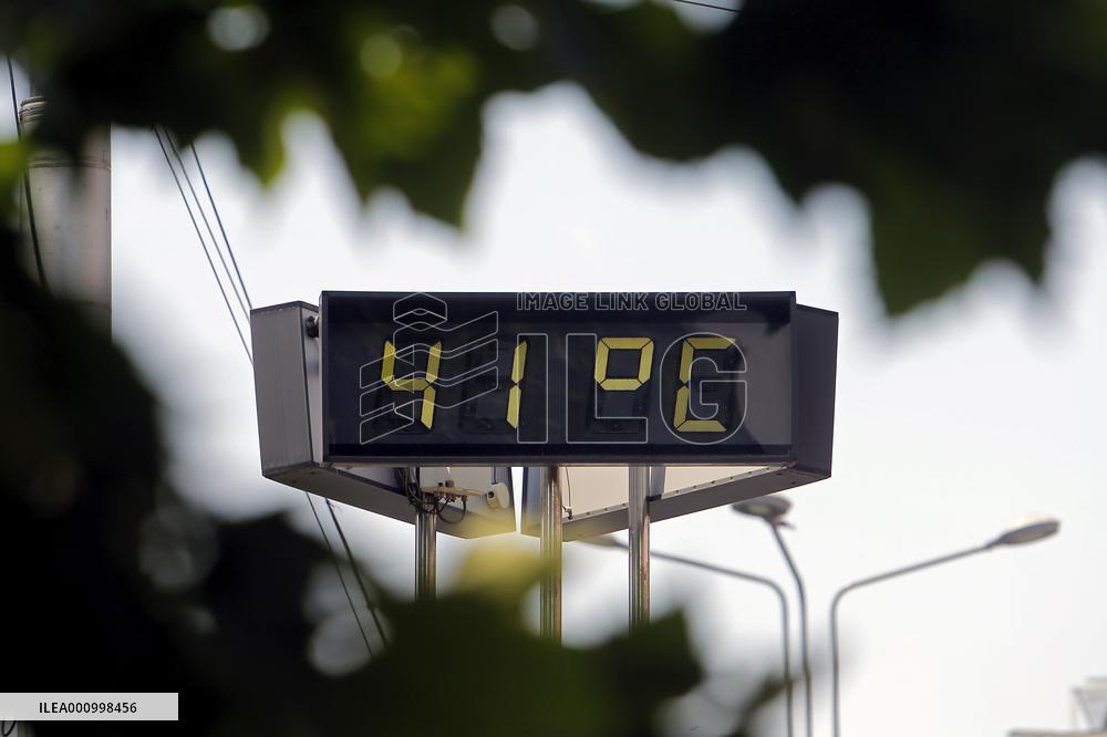 ROMANIA-BUCHAREST-HEATWAVE