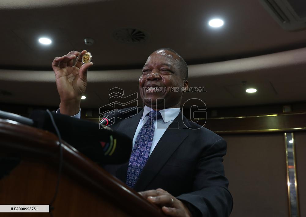 ZIMBABWE-HARARE-CENTRAL BANK-GOLD COIN-INTRODUCTION