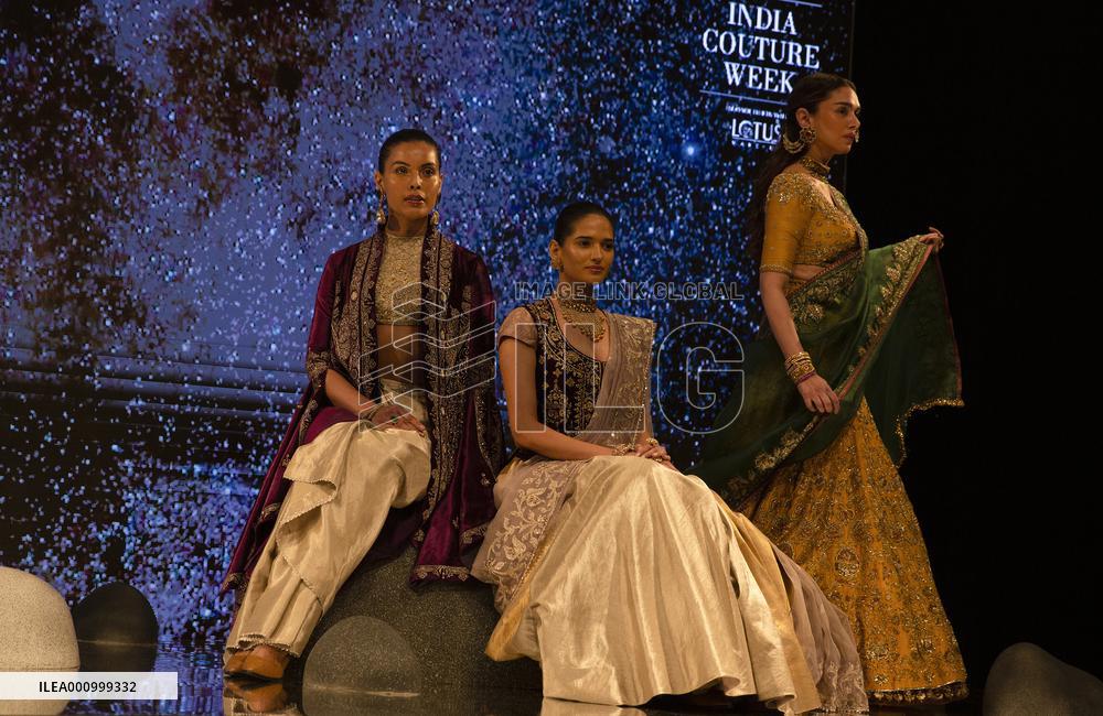 INDIA-NEW DELHI-FDCI INDIA COUTURE WEEK