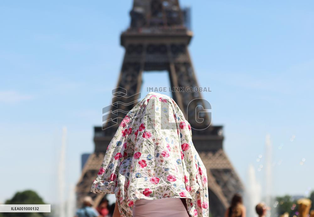 Xinhua Headlines: Heatwaves send another climate warning, highlighting need for green actions