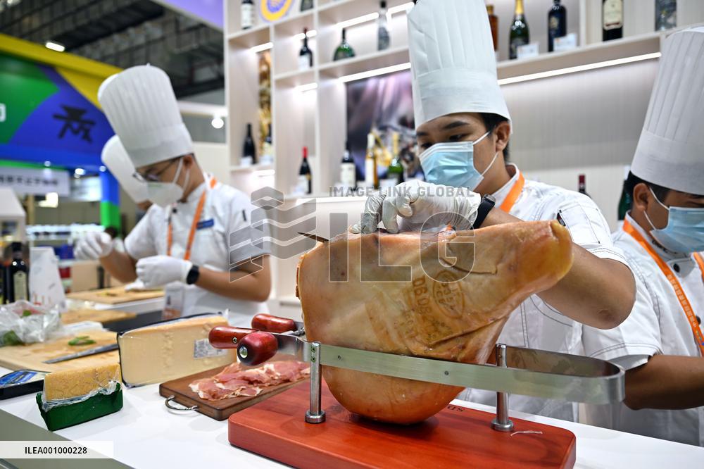 CHINA-HAINAN-CICPE-ITALIAN EXHIBITORS (CN)