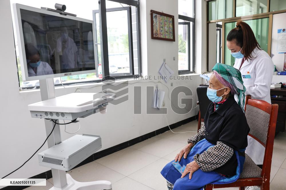 Xinhua Headlines: Digital technology transforms China's mountainous province