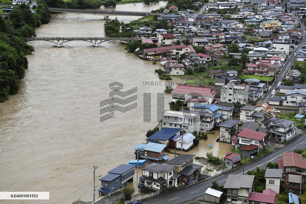 Heavy rain hits northeastern Japan