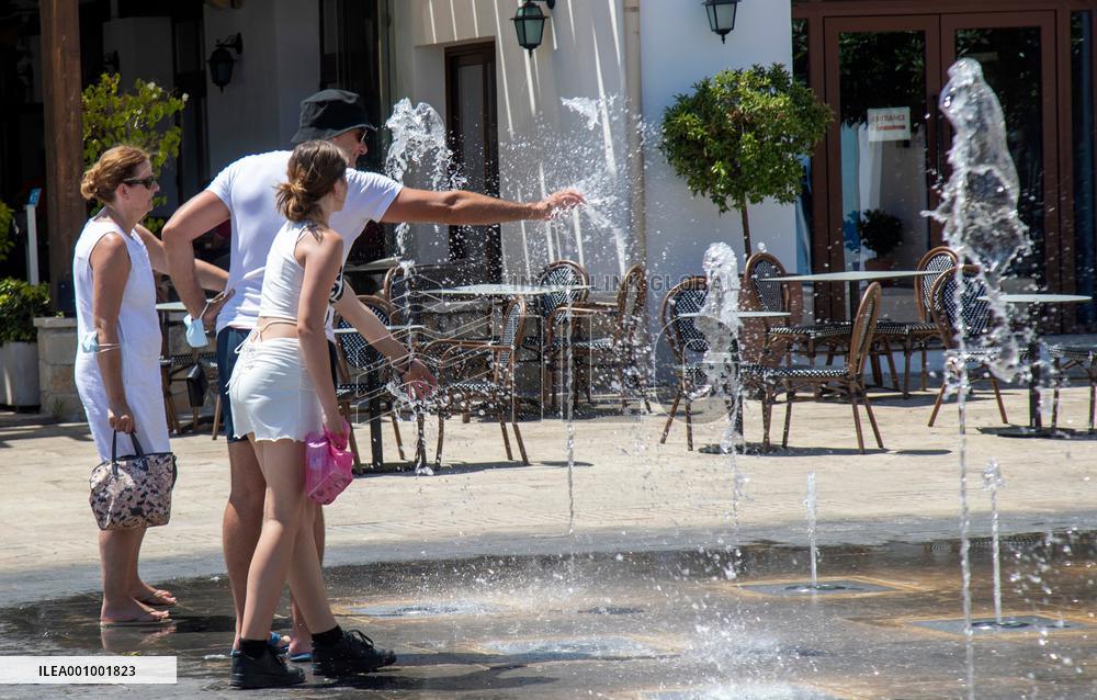 CYPRUS-LIMASSOL-HEAT WAVE