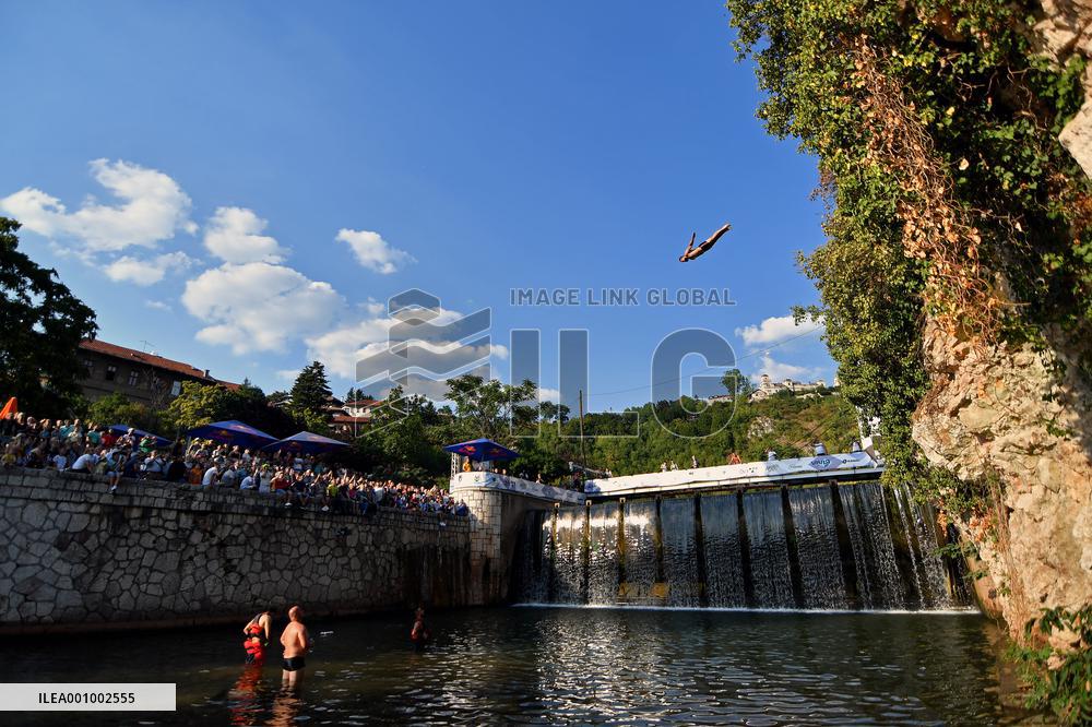 (SP)BOSNIA AND HERZEGOVINA-SARAJEVO-BENTBASA CLIFF DIVING COMPETITION