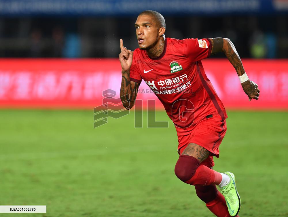 (SP)CHINA-ZHENGZHOU-FOOTBALL-CSL-HENAN VS BEIJING (CN)
