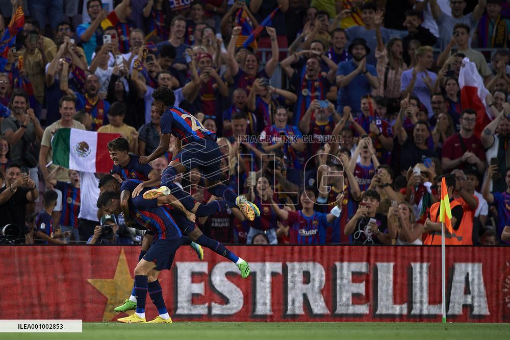 (SP)SPAIN-BARCELONA-FOOTBALL-GAMPER TROPHY-BARCELONA VS UNIVERSIDAD NACIONAL