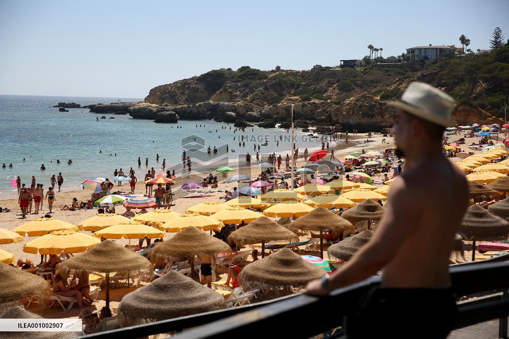 PORTUGAL-TOURISM-REBOUND