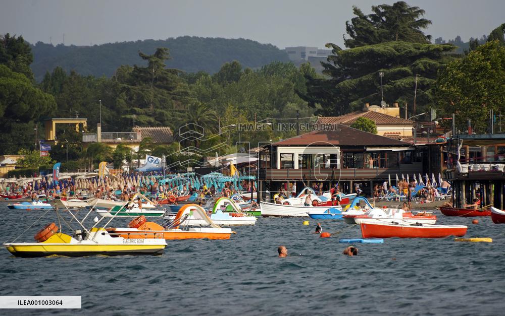 ITALY-BRACCIANO-SUMMER-DAILY LIFE
