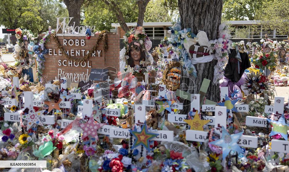 U.S.-TEXAS-UVALDE-MASS SHOOTING-MEMORIAL