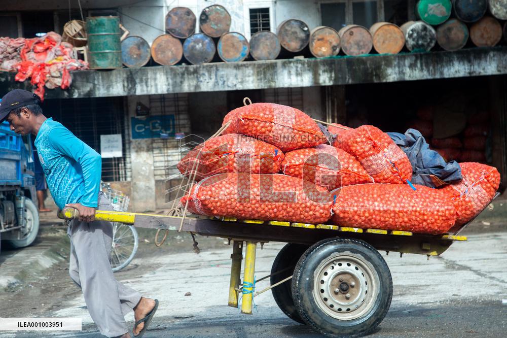 MYANMAR-YANGON-DAILY LIFE