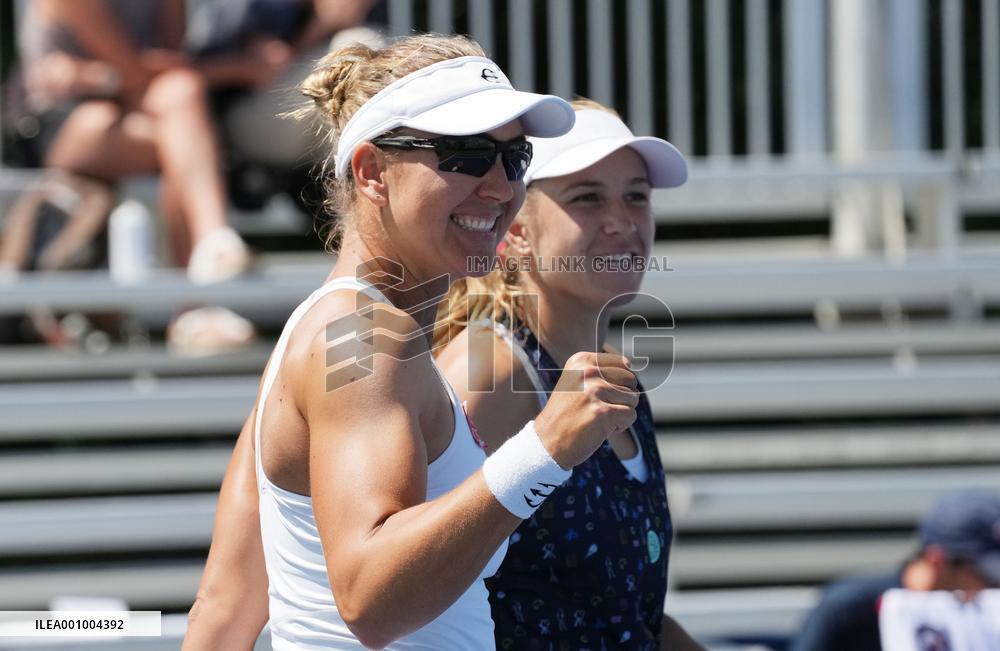 (SP)CANADA-TORONTO-TENNIS-NATIONAL BANK OPEN-WOMEN'S DOUBLES