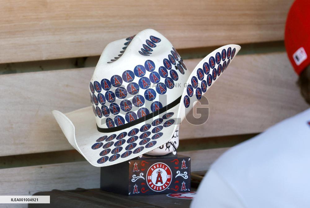 Angels home run cowboy hat