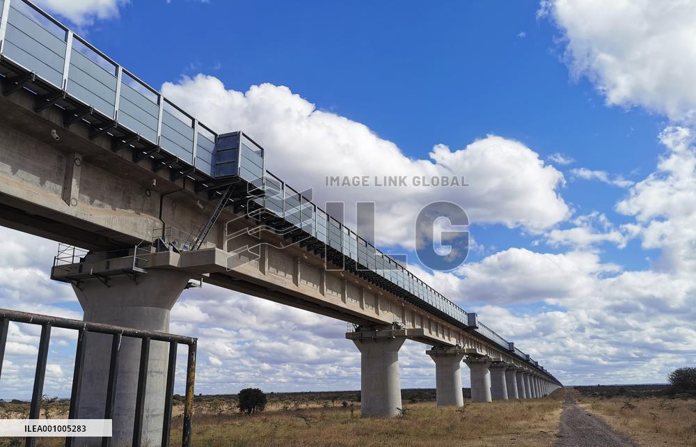 Xinhua Headlines: Chinese-built modern railway key enabler to Kenya's Vision 2030