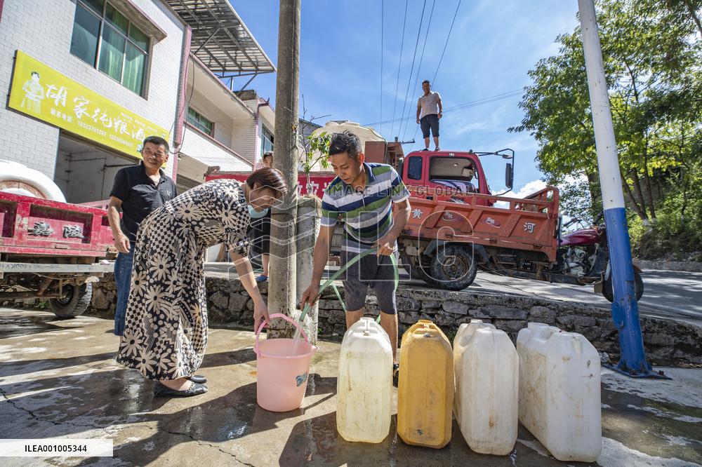 CHINA-CHONGQING-DROUGHT RELIEF-WATER SUPPLY (CN)