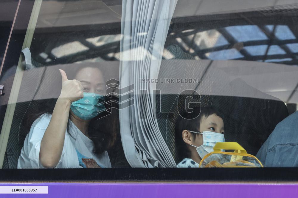 CHINA-HAINAN-STRANDED TOURISTS-RETURN (CN)