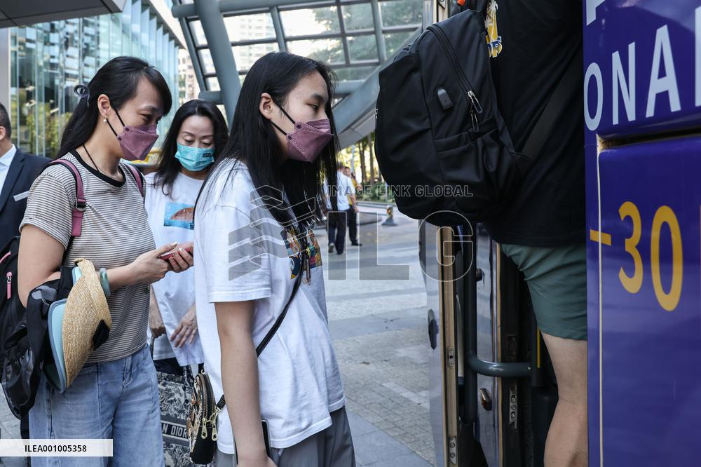 CHINA-HAINAN-STRANDED TOURISTS-RETURN (CN)