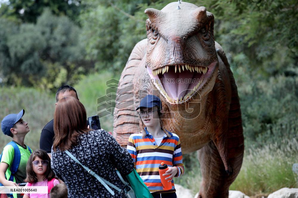 MIDEAST-JERUSALEM-MODEL DINOSAURS-EXHIBITION