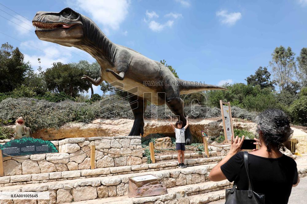 MIDEAST-JERUSALEM-MODEL DINOSAURS-EXHIBITION
