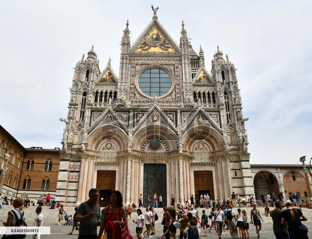 ITALY-SIENA-DAILY LIFE