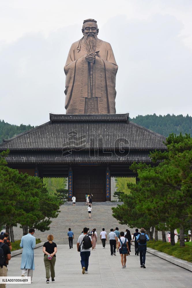 Confucius statue in China's Qufu