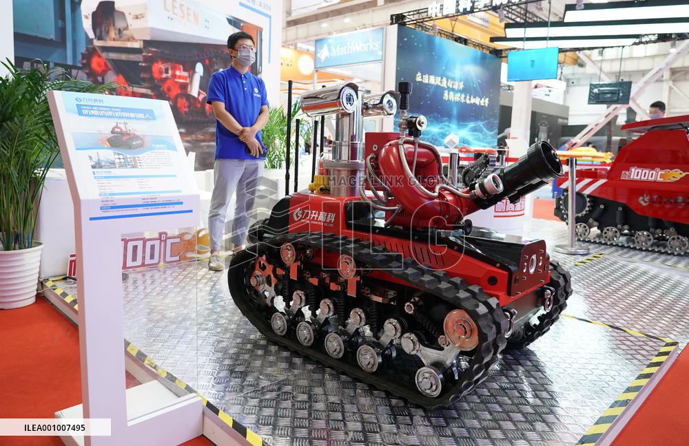 CHINA-BEIJING-WORLD ROBOT CONFERENCE-ROBOTS (CN)