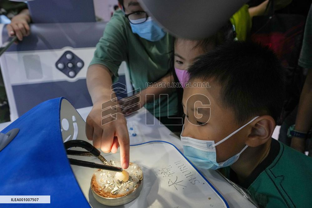 CHINA-BEIJING-WORLD ROBOT CONFERENCE-ROBOTS (CN)