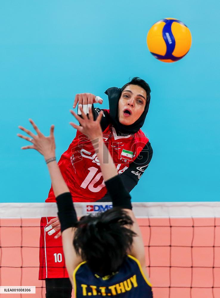 (SP)THE PHILIPPINES-PASIG CITY-VOLLEYBALL-AVC CUP-WOMEN-VIETNAM VS IRAN