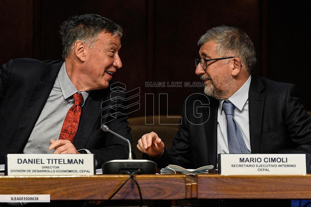 CHILE-SANTIAGO-LATAM-ECONOMY