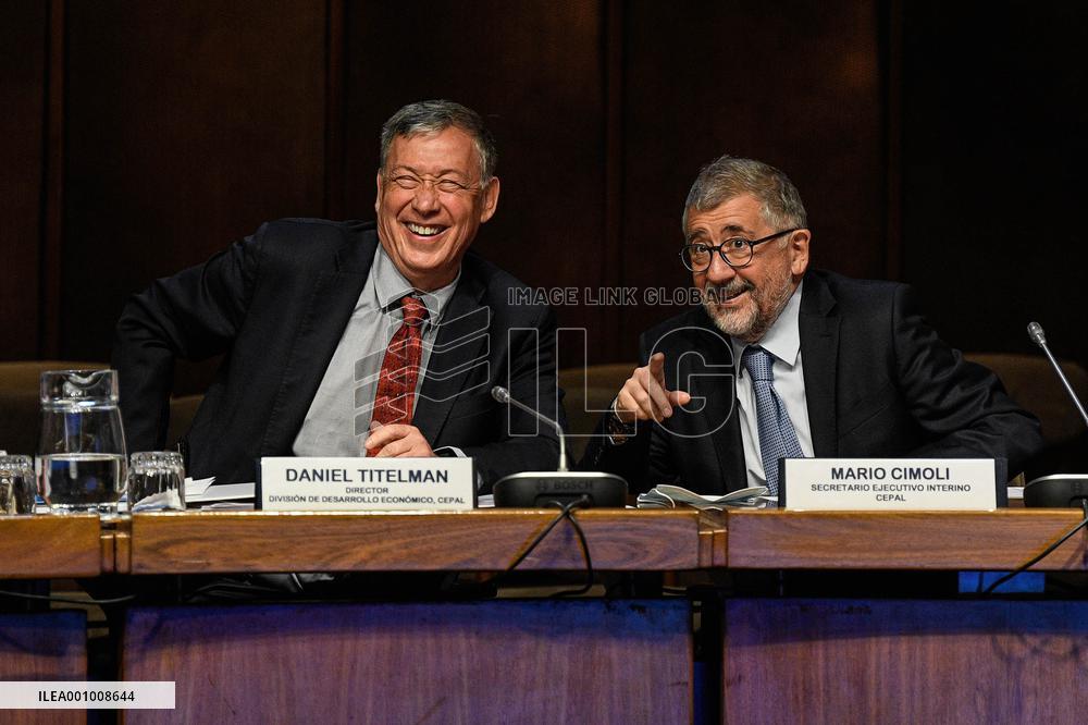 CHILE-SANTIAGO-LATAM-ECONOMY