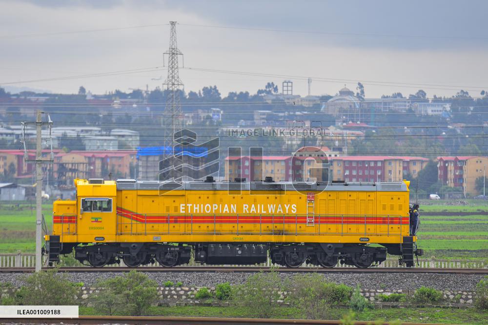ETHIOPIA-ADDIS ABABA-ETHIOPIA-DJIBOUTI RAILWAY-VEHICLE SHIPMENT