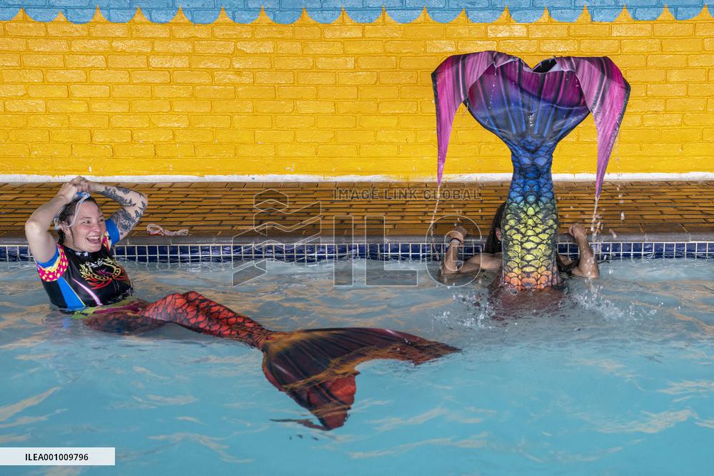 SOUTH AFRICA-JOHANNESBURG-MERMAID-SCHOOL