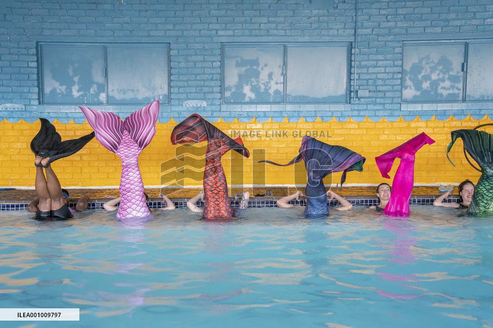 SOUTH AFRICA-JOHANNESBURG-MERMAID-SCHOOL