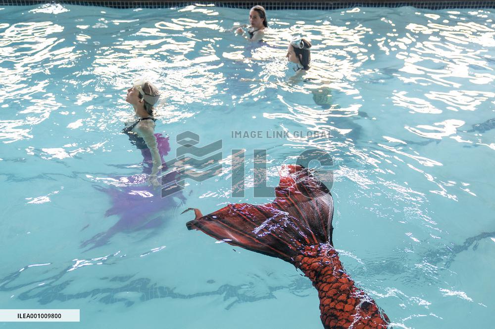 SOUTH AFRICA-JOHANNESBURG-MERMAID-SCHOOL