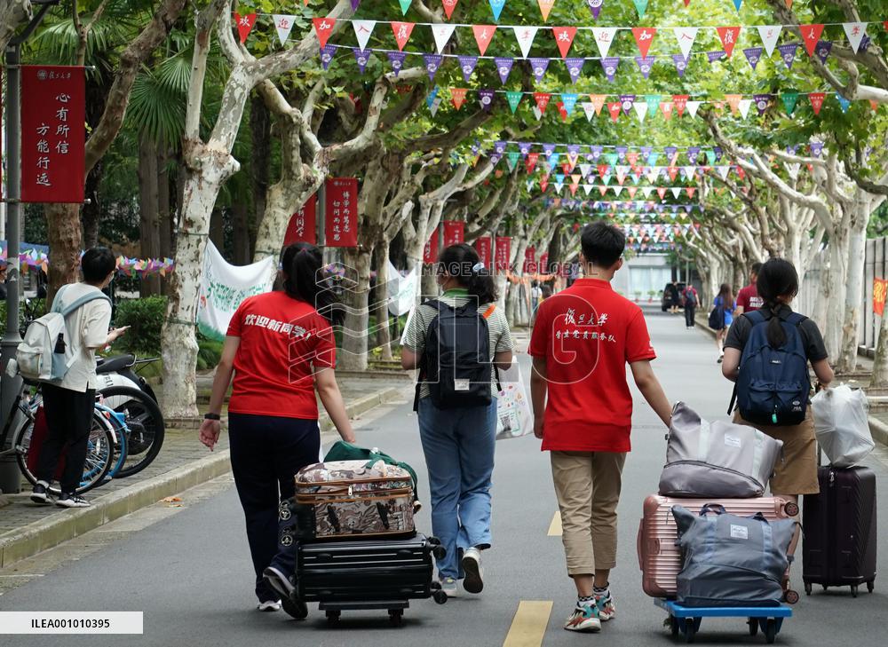 CHINA-SHANGHAI-FUDAN UNIVERSITY-FRESHMEN-REGISTRATION (CN)