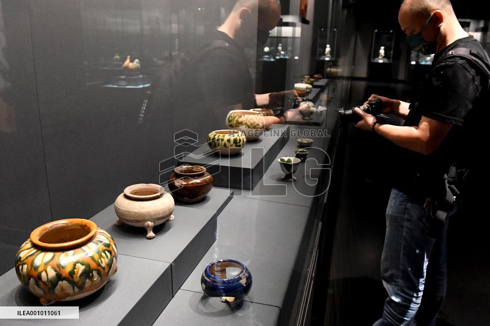 CHINA-HENAN-ZHENGZHOU-TRI-COLORED GLAZED POTTERY-JOINT EXHIBITION (CN)