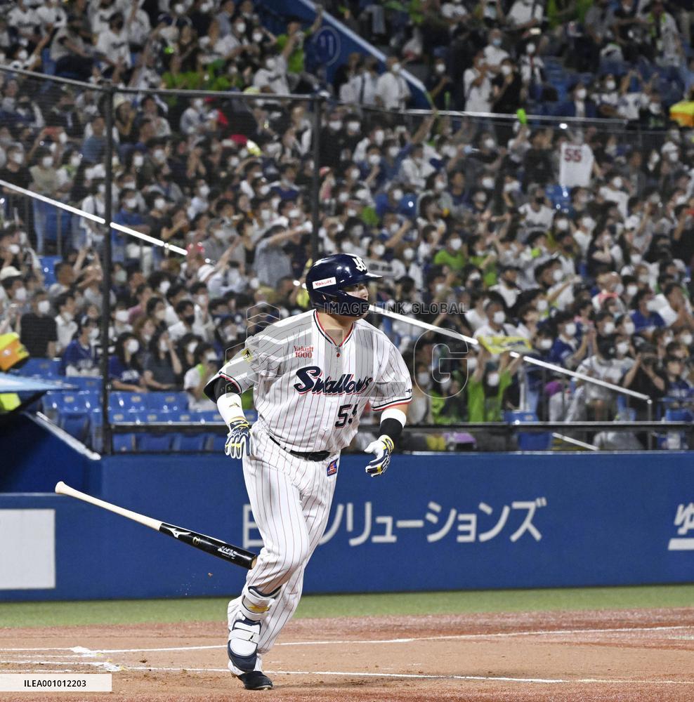 Baseball: 22-year-old Murakami youngest to have 50-homer season in Japan
